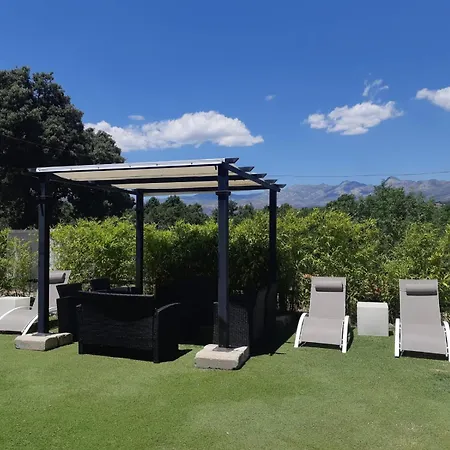 La Casita Roja-familia, Piscina, Jacuzzi, Barbacoa, Mascotas *