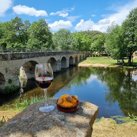 La Casita Roja * Burgohondo