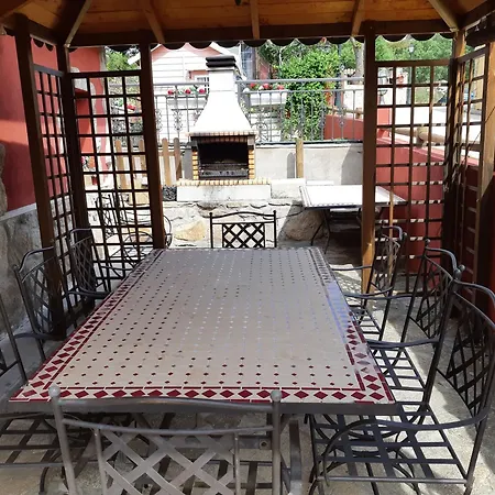 La Casita Roja-familia, Piscina, Jacuzzi, Barbacoa, Mascotas *