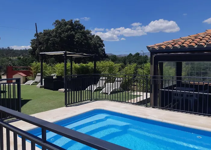 La Casita Roja Burgohondo